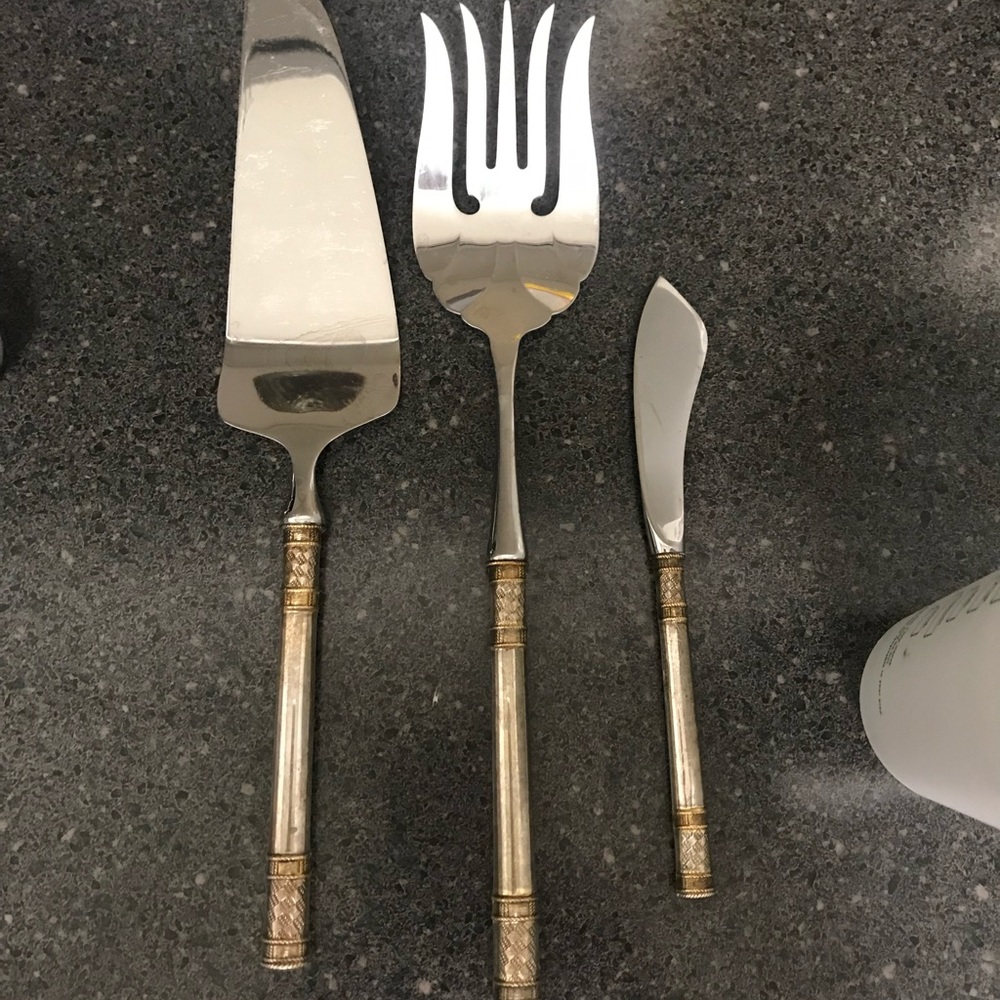 Geary’s Wallace Silverware with 8 place settings